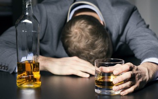 Viêm tụy cấp do rượu bia tăng nhanh: Cảnh báo các nguy cơ và tác hại do rượu bia gây ra