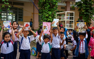 Nữ startup Văn Đinh Hồng Vũ giúp trẻ em xóa trở ngại “Đói sách vì cơm còn chưa no”