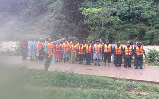 Khánh Hòa: Đoàn du khách mắc kẹt tại Tà Giang hiện ra sao?