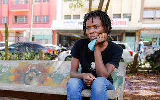 Quặn lòng trước nỗi đau "lạc con" của những bà mẹ đường phố Kenya