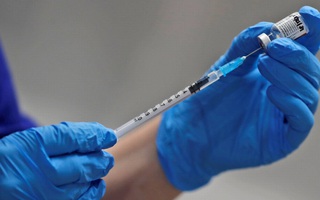 Singapore sắp có vaccine ngừa Covid-19 của Pfizer 