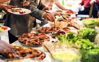 Nếu bạn mê 3 thứ này khi ăn buffet, người bán hàng mừng thầm vì đỡ tốn