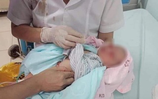 Bé sơ sinh bị bỏ rơi trong hố ga: Nguy cơ tổn thương mắt và tai