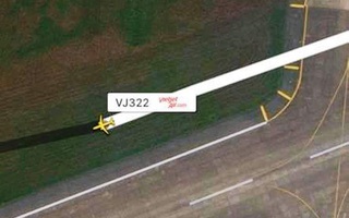 Tàu bay VietJet trượt khỏi đường băng Tân Sơn Nhất