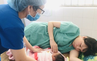 Sinh con khi cách ly Covid-19, mẹ đặt tên là Quảng Nam để nhớ về ân tình của y bác sĩ 