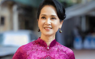 NSND Lan Hương ngồi “ghế nóng” Vietnam Top Fashion & Hair 2020