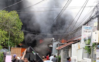 Hỏa hoạn thiêu rụi gần chục căn nhà ở thành phố Rạch Giá