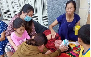 Nghệ An: Dân dựng lều trước nhà nguyên phó công an huyện Thanh Chương để đòi tiền