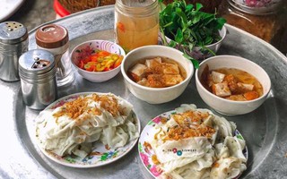Địa chỉ ăn ngon cho tín đồ ẩm thực: Quán bánh cuốn Thanh Trì 20 năm tuổi ở Hà Nội