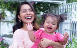 Ca sĩ Nguyễn Ngọc Anh lần đầu khoe con gái 1 tuổi