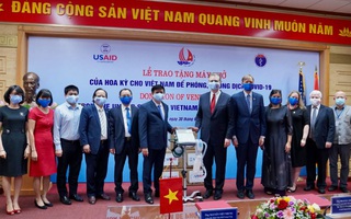 Hoa Kỳ trao tặng Việt Nam 100 máy thở để ứng phó với đại dịch Covid-19