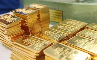 Giá vàng thế giới tuột dốc, thị trường trong nước rơi xuống ngưỡng 56 triệu đồng/lượng