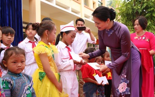 Chủ tịch Hội LHPN Việt Nam Hà Thị Nga dự khai giảng năm học 2020 - 2021 tại Lào Cai