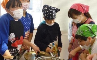 Vì sao bữa ăn trưa của trẻ em Nhật Bản được ca ngợi nhất thế giới?