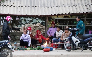 Nhiều sinh hoạt của người dân vùng cao Điện Biên ngưng trệ vì giá rét