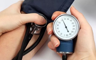 Cao huyết áp là "sát thủ" gây bệnh đột quỵ: Làm ngay 5 điều này để giảm huyết áp từ sớm