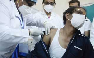 Ấn Độ: 300 triệu người sẽ được tiêm vaccine ngừa Covid-19 