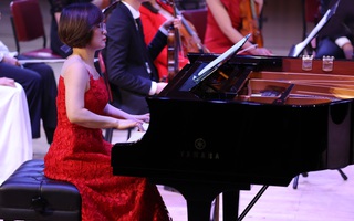 Đào Thu Lê thăng hoa trong màn song tấu piano nhạc của Bach