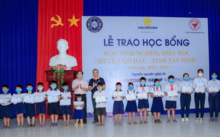 Saigontourist Group trao học bổng cho học sinh nghèo hiếu học