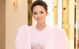 Hoa khôi Lại Hương Thảo tái xuất showbiz vì bố mẹ