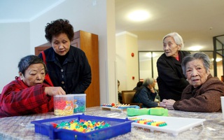 Người già Trung Quốc đối mặt với “quả bom hẹn giờ” mang tên Alzheimer