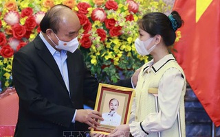 Chủ tịch nước gặp gỡ tác giả nhỏ tuổi tham gia cuộc thi "Vì một Việt Nam tất thắng"