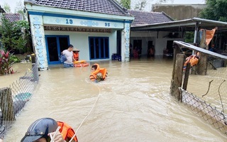 Các cấp Hội tích cực hỗ trợ người dân miền Trung khắc phục hậu quả mưa lũ