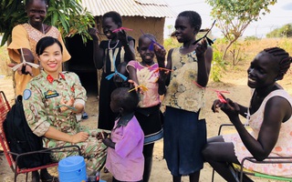 Nữ quân nhân Mũ nồi xanh lan tỏa hình ảnh đẹp về "Bộ đội Cụ Hồ" ở Nam Sudan 