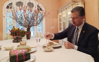 Đại sứ Mỹ Kritenbrink: Tôi thích nhất bánh chưng
