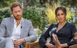 Hoàng gia Anh chịu sức ép sau cuộc phỏng vấn của Harry và Meghan