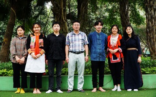 Dạy sinh viên người Dao ở Hà Nội kiếm tiền học tập, bằng cách kinh doanh đặc sản địa phương