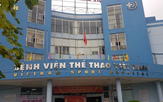 Không khai báo y tế, lái xe lao vào Giám đốc BV Thể Thao