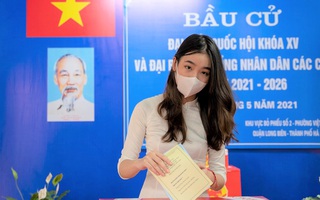 Thiếu nữ Hà thành 18 tuổi xúc động, tự hào lần đầu đi bầu cử