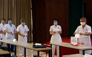 Bệnh viện E quyên góp ủng hộ tâm dịch Bắc Ninh, Bắc Giang