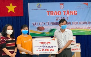 World Vision Việt Nam tặng gói hỗ trợ chống dịch Covid-19 cho quận 4, TPHCM 