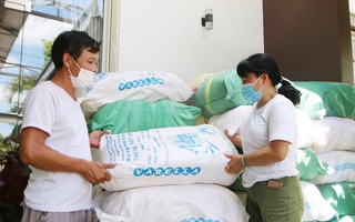 Đôi vợ chồng ở Quảng Ngãi ủng hộ 250 triệu đồng mua lương thực, thực phẩm gửi vào TPHCM