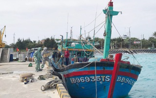 Đảo Sinh Tồn hỗ trợ lương thực cho ngư dân bị ảnh hưởng bởi cơn bão số 3