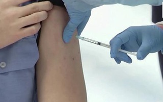 Người có tiền sử dị ứng hoặc bệnh nền cần lưu ý gì khi tiêm vaccine Covid-19?