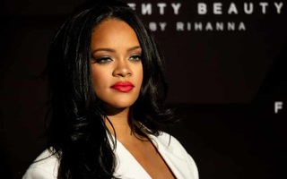 Rihanna, nữ tỷ phú 33 tuổi với tài sản 1,7 tỷ USD