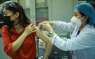 Hà Nội tìm người đến điểm tiêm vaccine Covid-19 tại trường THCS Trưng Vương