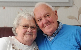 Cặp đôi yêu nhau từ năm 15 tuổi, vừa kỷ niệm 60 năm hôn nhân hạnh phúc