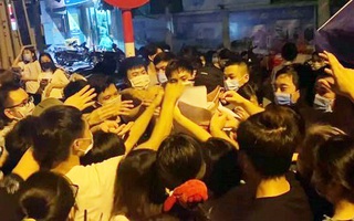 Bí thư Hà Nội: Làm rõ trách nhiệm lãnh đạo phường Trung Văn để chen lấn tiêm vaccine Covid-19