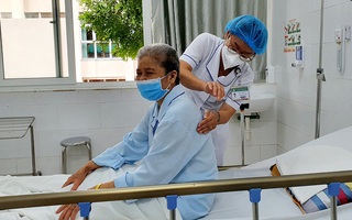 Lần đầu tiên tại Việt Nam: Uống thuốc Nam nhưng ngộ độc thuốc Tây