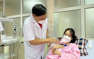 Kỳ tích nuôi sống bé sinh non nhẹ cân nhất Việt Nam, chỉ nặng 400g