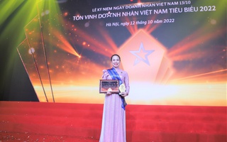 Bà Đỗ Nguyệt Ánh - Chủ tịch Hội đồng thành viên Tổng công ty Điện lực miền Bắc - được vinh danh Doanh nhân tiêu biểu Việt Nam 2022