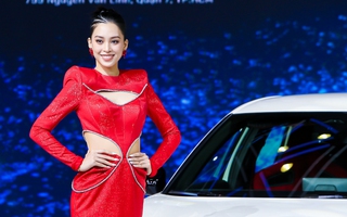 Lệ Quyên và dàn Hoa hậu đổ bộ Triển lãm ô tô Việt Nam 2022