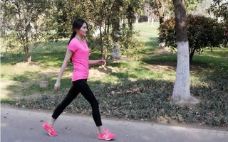 Người phụ nữ 36 tuổi kiên trì chạy 3km mỗi ngày, sau 1 năm, cơ thể thay đổi ngạc nhiên