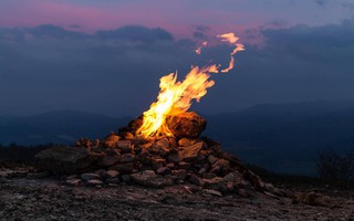 Núi lửa "vô dụng nhất thế giới": Bếp lò nấu ăn của người dân