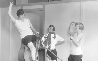 Những hình ảnh cổ điển và kỳ lạ của máy tập thể dục trong quá khứ, giai đoạn 1920-1970