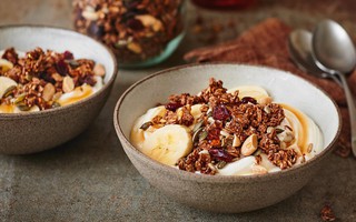 Tự làm granola tại nhà ăn sáng hay ăn vặt vừa ngon, vừa rẻ